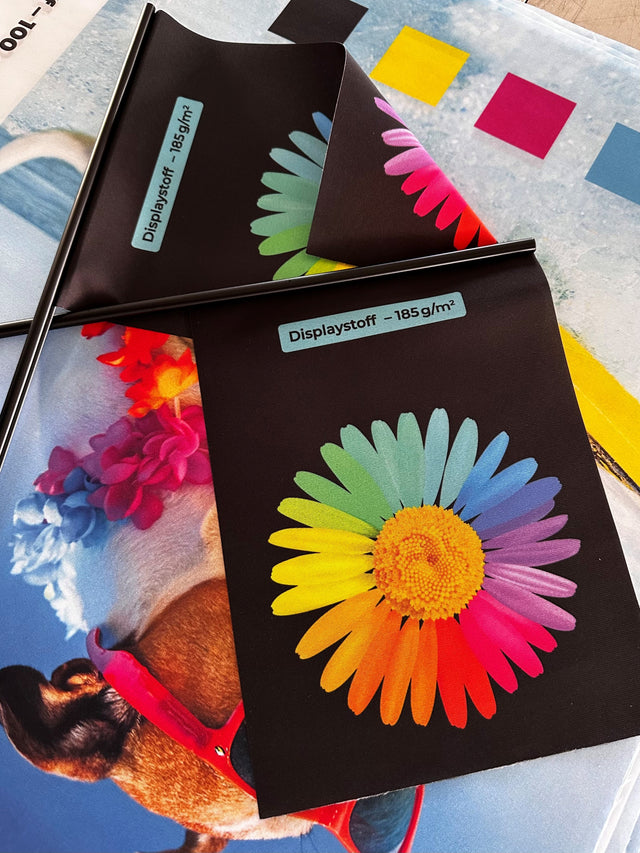 Fahne Personalisiert / Schwenkfahne mit Wunschmotiv